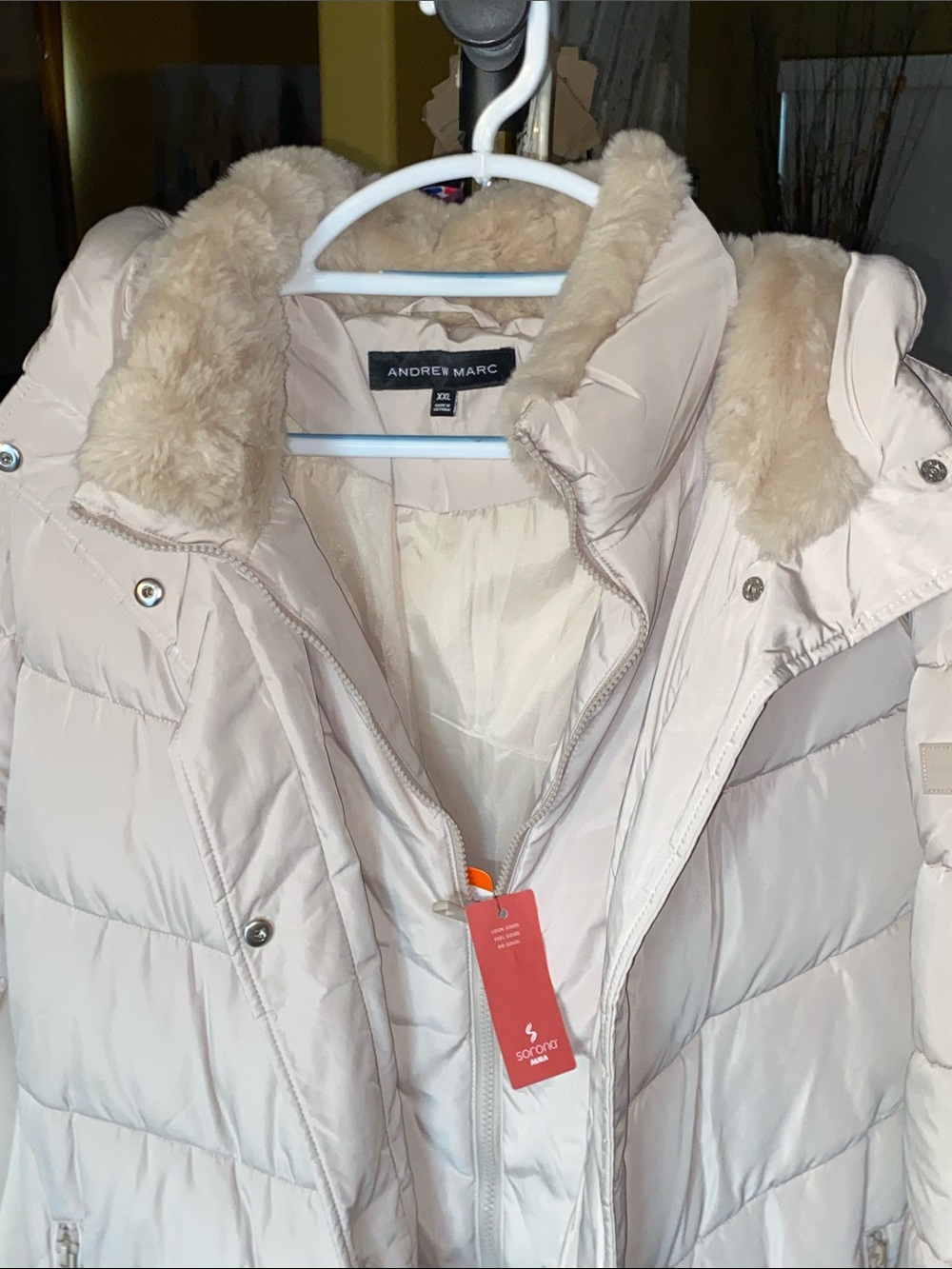 Andrew Marc NWT Cream Quilted Puffer Coat with Faux Fur Collar - Picture 4 of 11